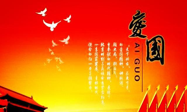 美到没天理！杨幂新中式黑色吊带裙外搭黑外套，松弛迷人状态饱满